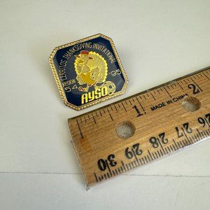 Vtg 1995 Soccer Ayso Cerritos Thanksgiving Invitational Turkey Enamel Pin Gold‎